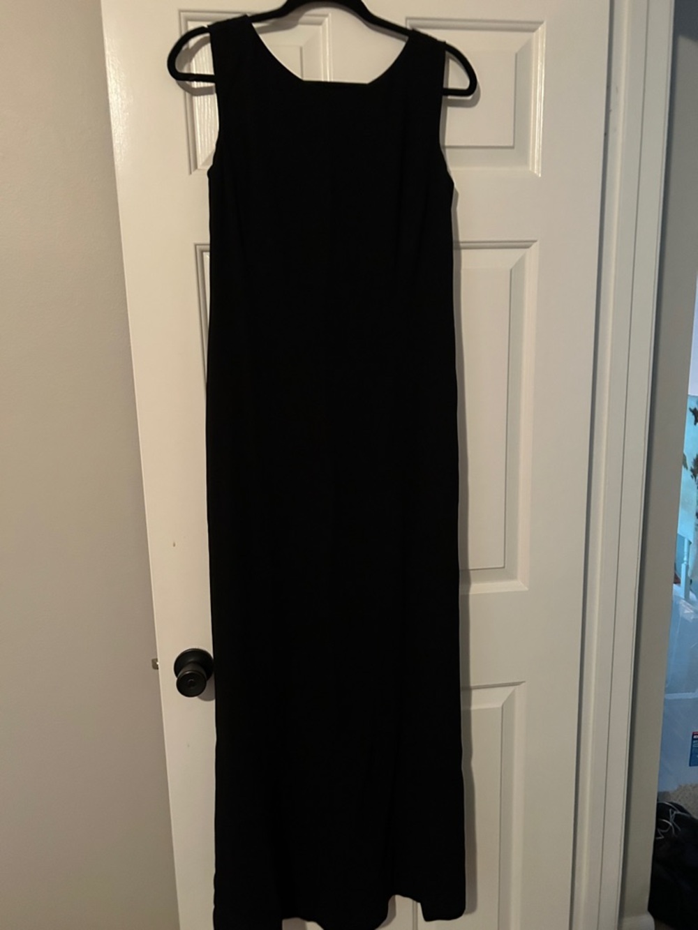 Ellen Tracy Black Sleeveless Evening Dress